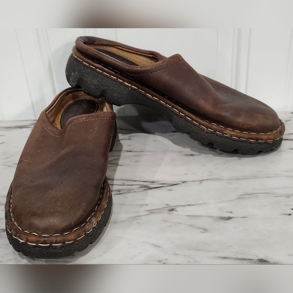 Eddie Bauer brown leather mules women's size 9